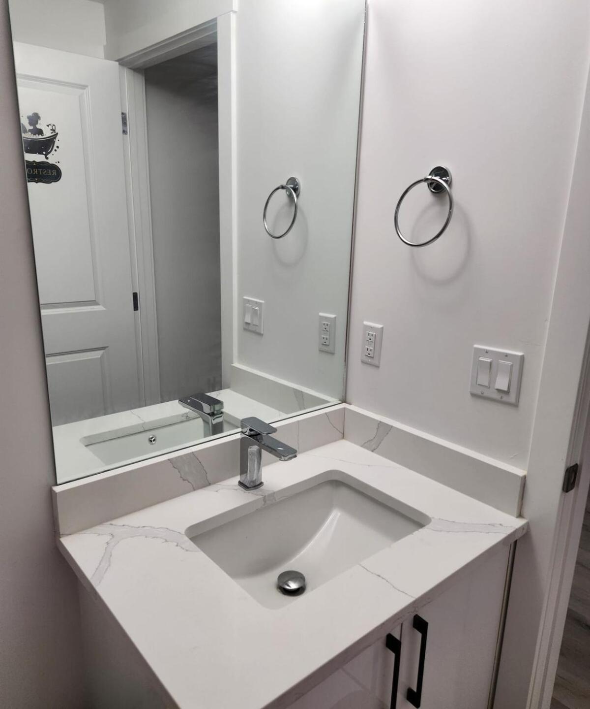 2 Bedrooms Luxury Basement *
